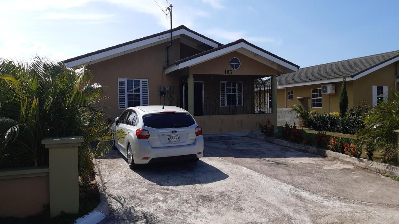 Bing'S Home Away From Home Ocho Rios Exterior foto