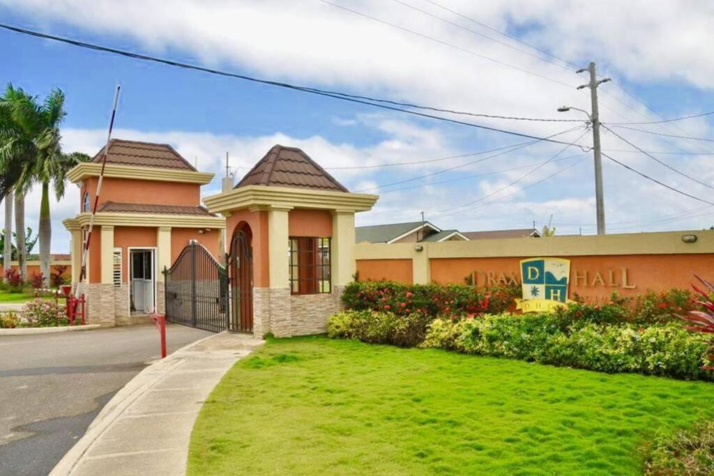 Bing'S Home Away From Home Ocho Rios Exterior foto